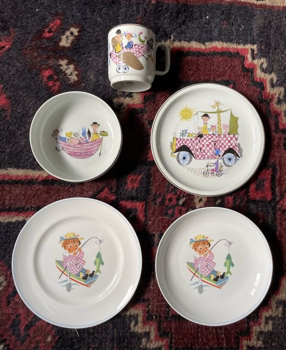 Vista Alegre Set of 2 Plates