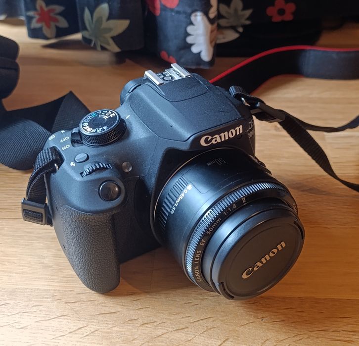 Lustrzanka Canon EOS 1200D