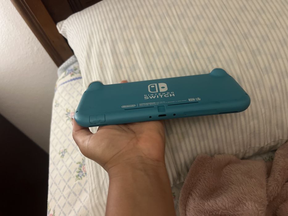 NITENDO SWITCH , desbloqueado e com cartao de   256GB