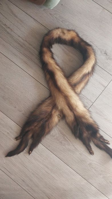 Szalik z futra prawdziwego.