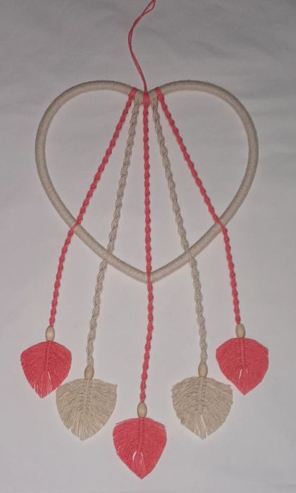 Vários trabalhos em macrame