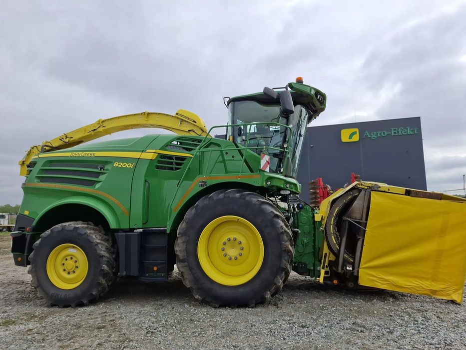John Deere 8200i  Sieczkarnia polowa John Deere 8200i z Kemperem 445