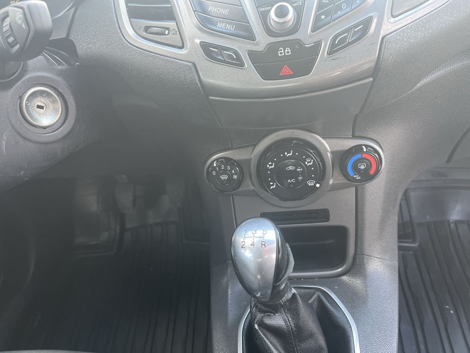 Ford Fiesta 2013r van Vat1