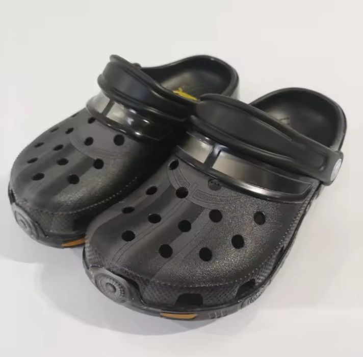 Batman ala Crocs, dla fana klapki Batmobil