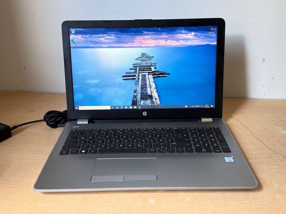 Ноутбук HP 250 G6 /Intel Core i3-7020U/ 8 ГБ / SSD 256 ГБ