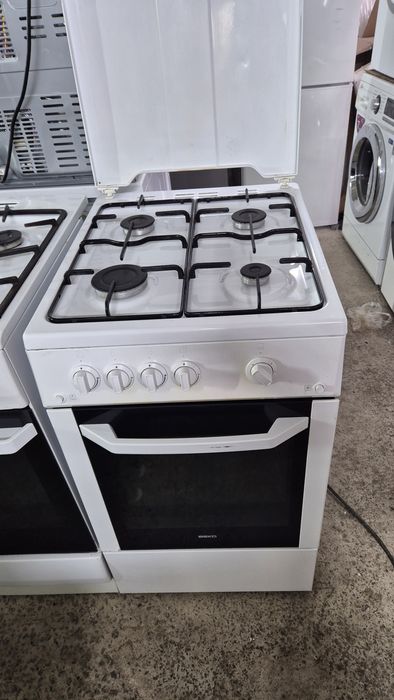 Продам бу газову плитку з газовою духовкою Beko в хорошому стані Терно