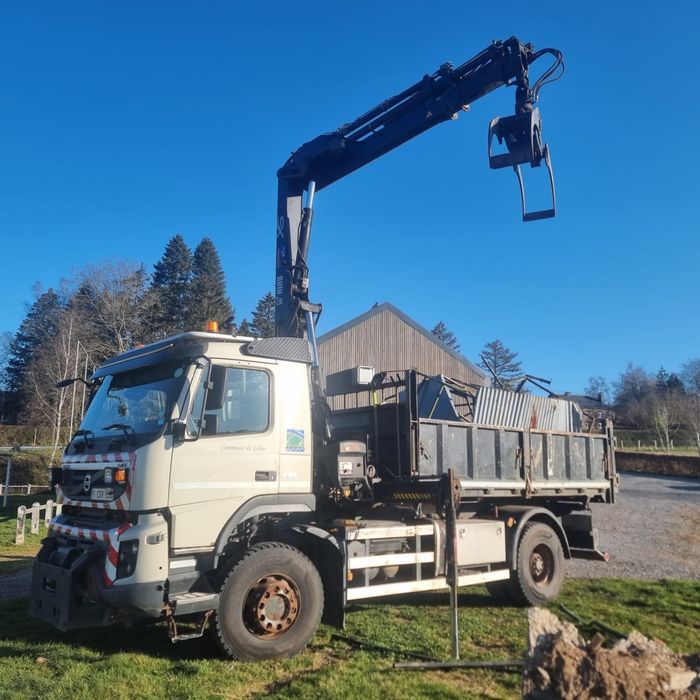 Volvo FMX 4x4 com grua e bascúla