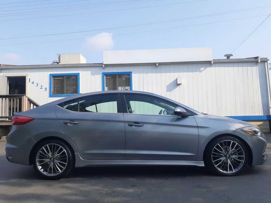 Hyundai Elantra      2018