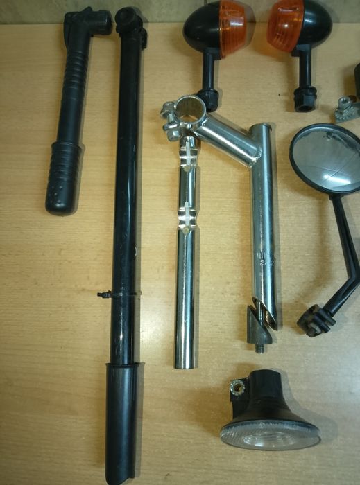 Akcesoria rowerowe pompka nożka siodełko lampki dynamo mostek do kierownicy