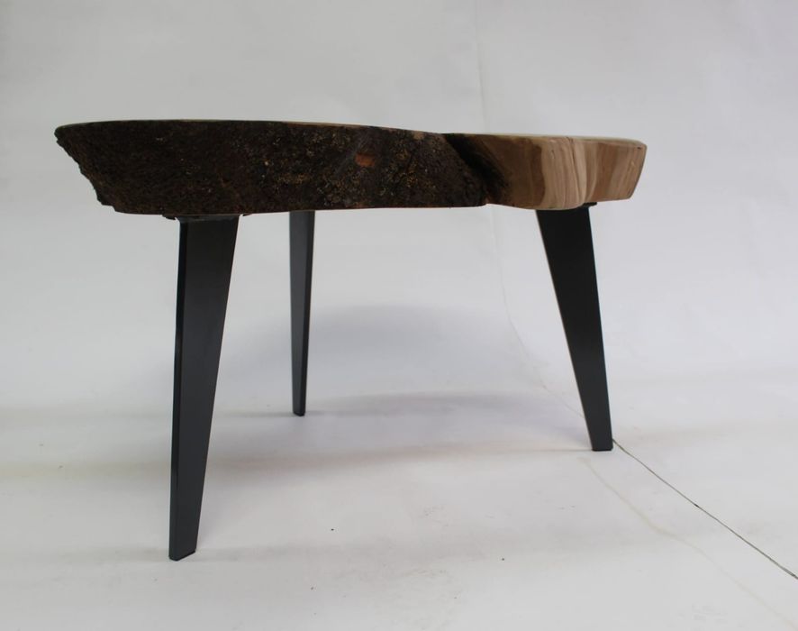 Mesa de tronco de cerejeira