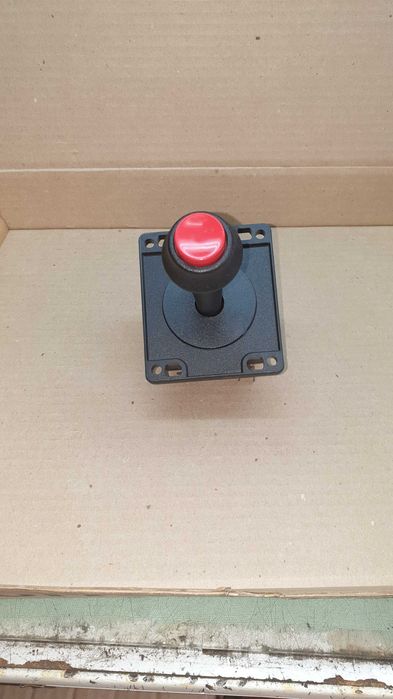 Arcade Joystick para Grua Campanhã • OLX Portugal