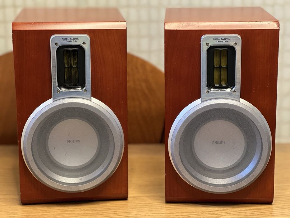 Colunas Hi-Fi em Madeira, ribbon twitters BOOKSHELF