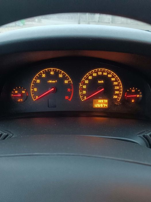 Opel Vectra C uszkodzony