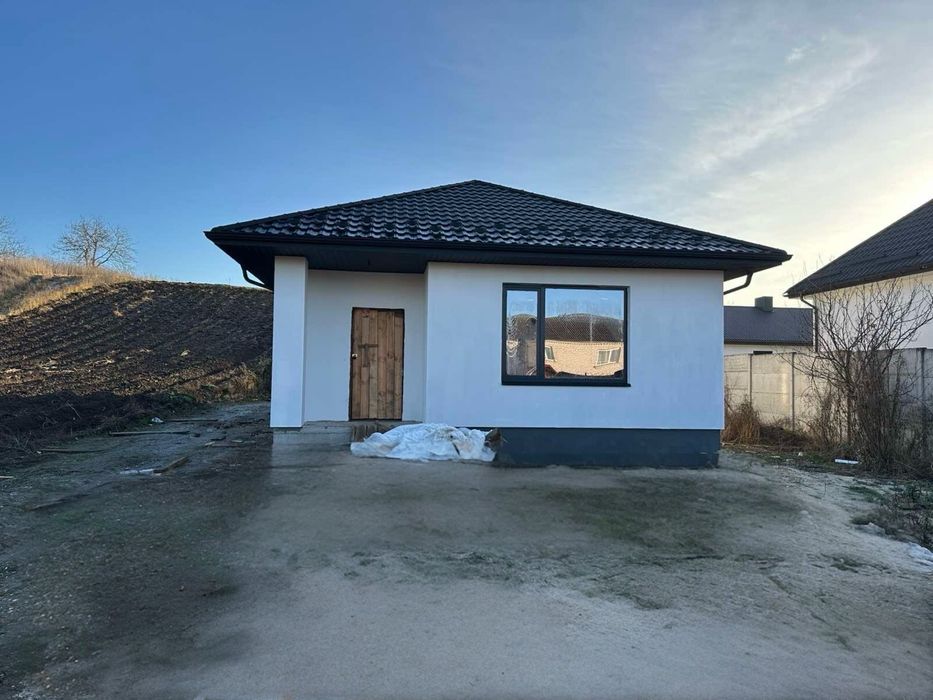 Новий будинок біля міста