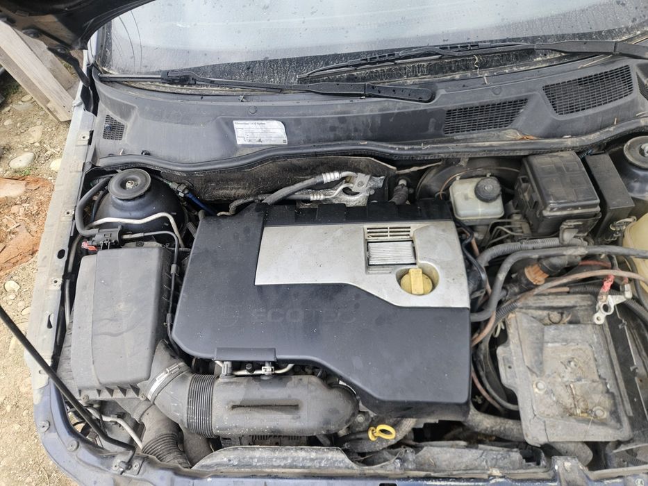 Розбирається Опель Астра Г Ж купе Бертон 2.2 бензин механіка Z22SE