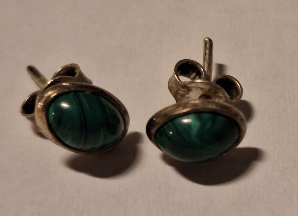 Małe kolczyki malachity