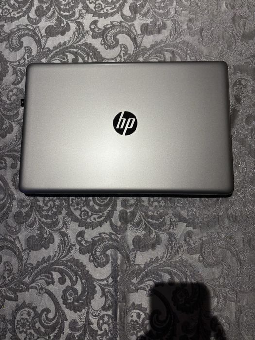 Laptop HP 15 R3-3200