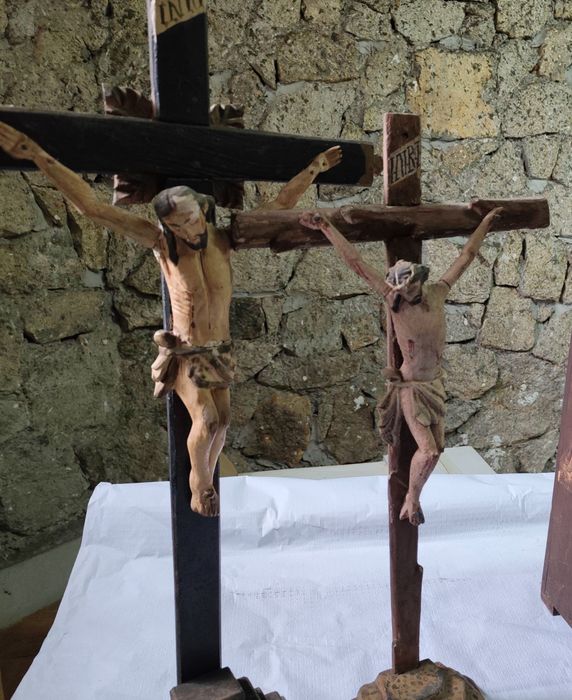 Duas cruzes de Cristo antigas