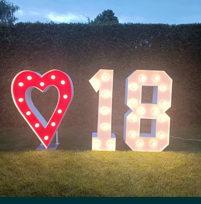 Fotobudka, DJ, napis LOVE Miłość cyfry 1 18, 30, 40 50, 60 serce led