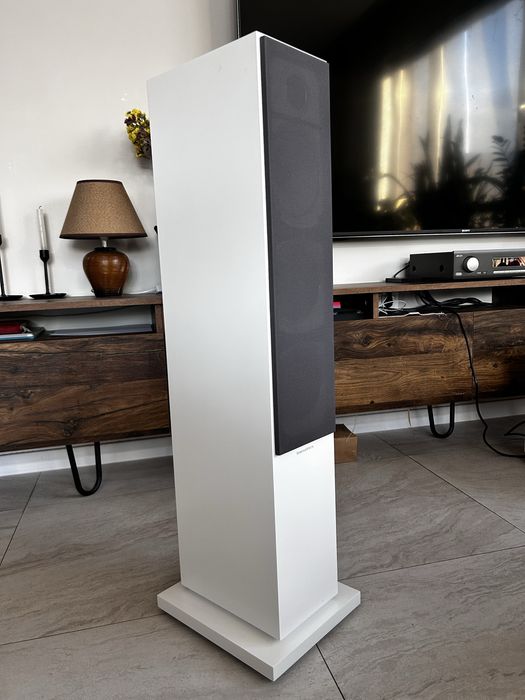 Bowers & Wilkins B&W 704 S2