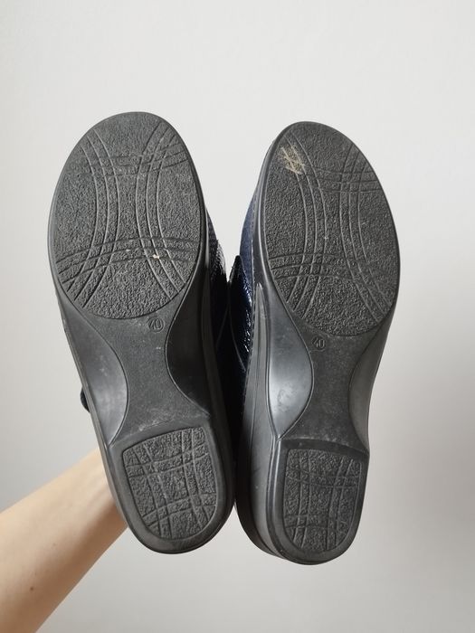 Buty damskie skórzane nowe tacco