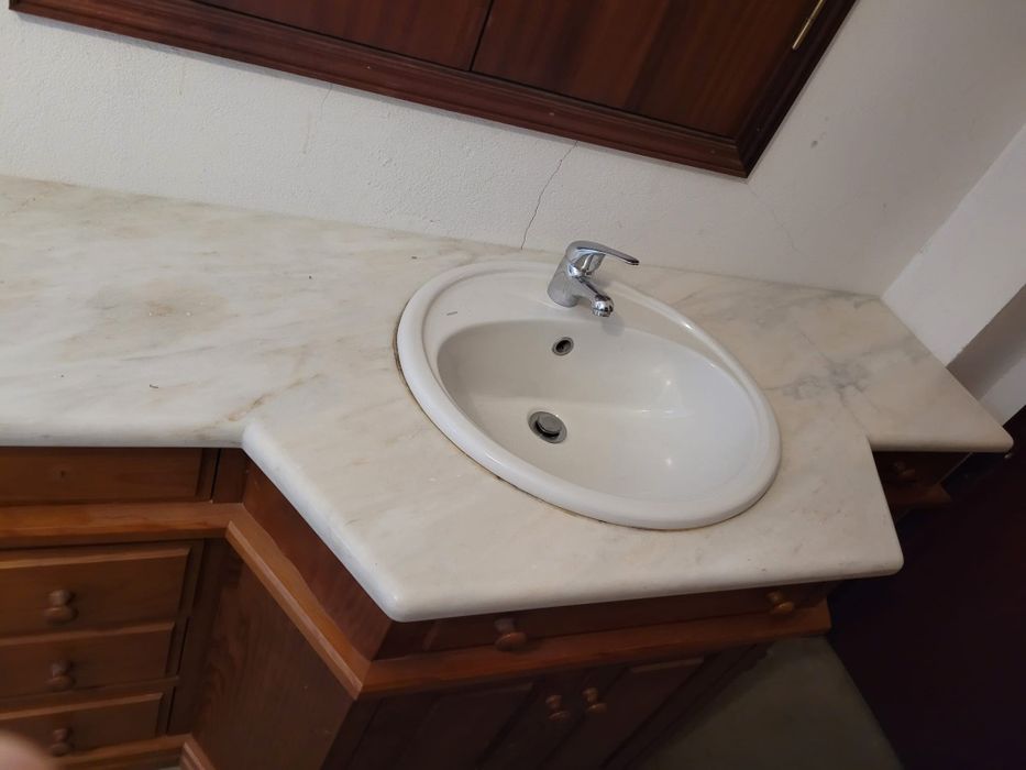 Móvel de casa de banho usado