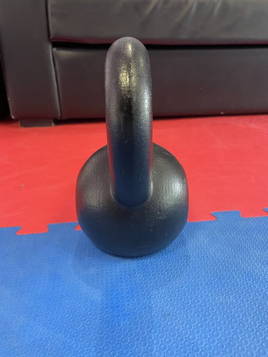 Kettlebell 10 kg żeliwny odważnik kettla