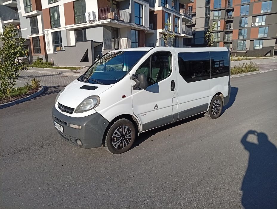 Продам Опель Віваро 1.9 дизель Opel Vivaro 2003 рік