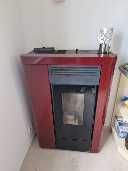 Vendo Salamandra a pellets  em bom estado