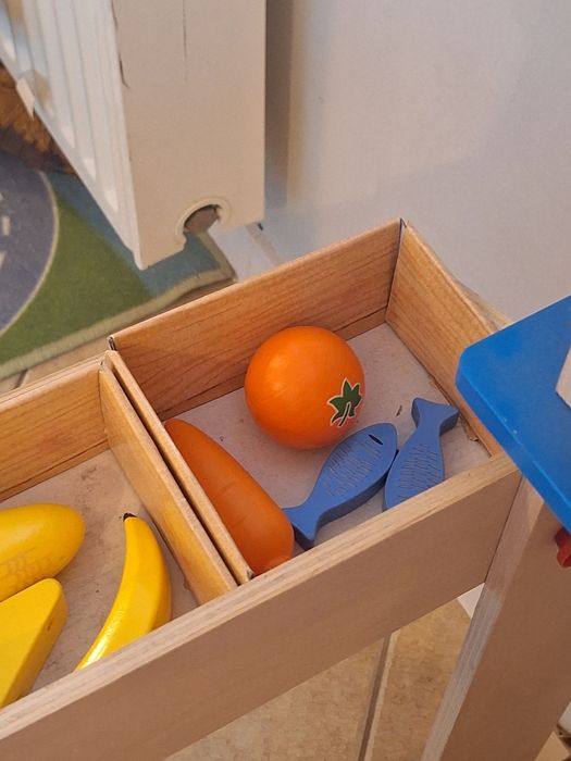 Drewniany sklep z Lidl