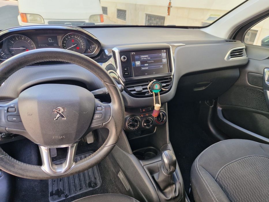 Peugeot 208 Como Novo
