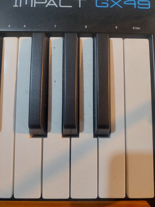 Controlador MIDI Nektar 49GX