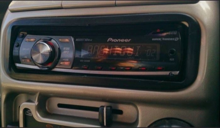 Магнитола Pioneer    DEH- 2050 MP