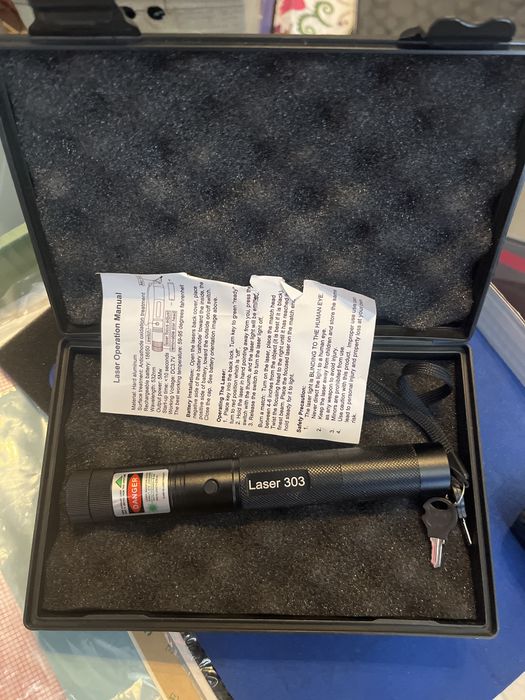Wskaźnik laserowy YL 303