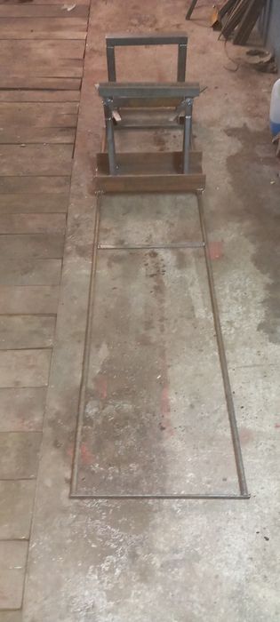 Wózek do rozjerzdzania rozpoławiania ciagnika