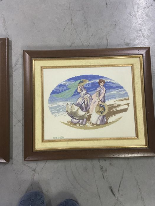 Quadros em ponto cruz fetos a mao como novos molduras novas em madeira