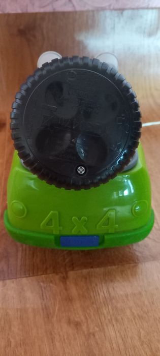 Машинка CHICCO  на пульте