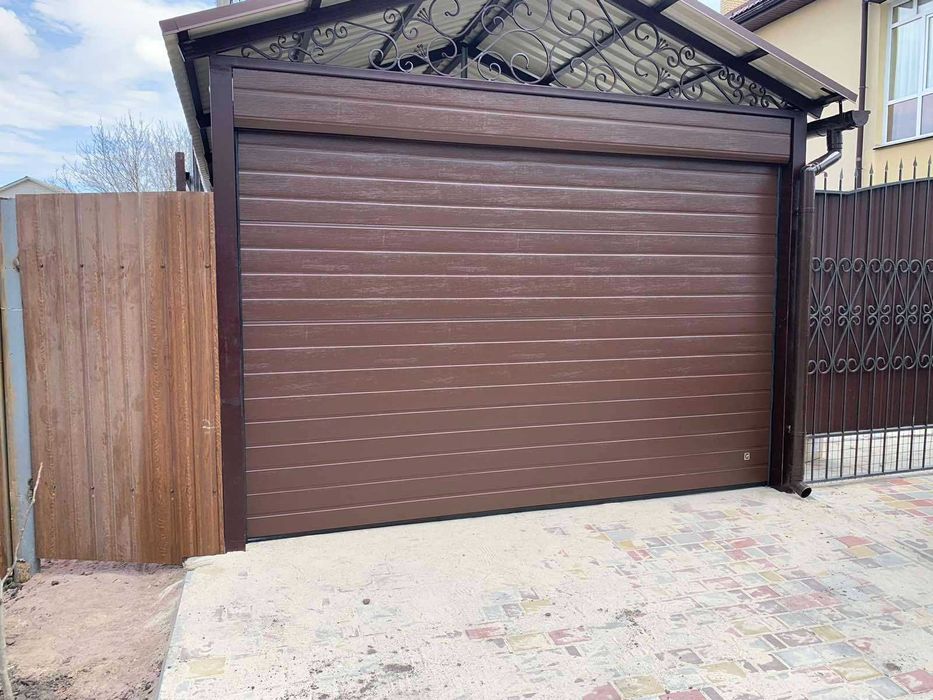 Підйомні ворота. Секционные ворота