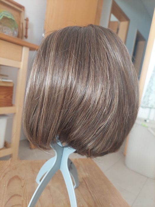 Cabeleira nova, nunca foi usada