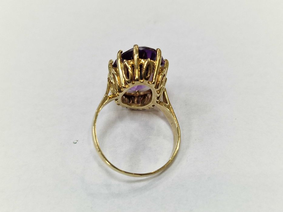 Złoty pierścionek/ 585/ 6.33 gram/ R19/ Ametyst