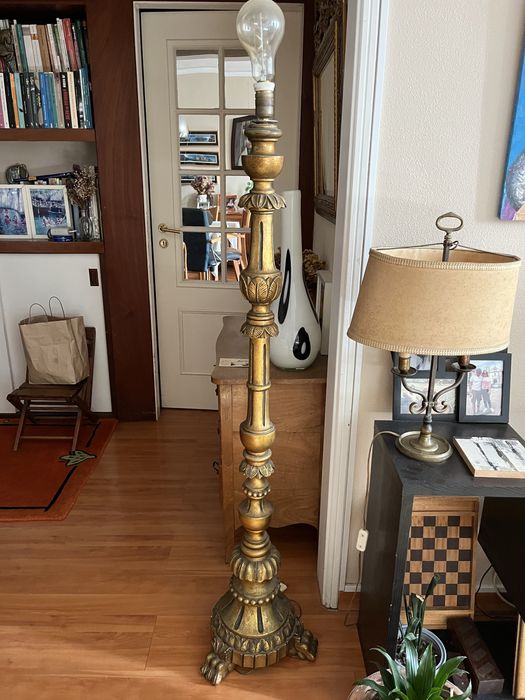 Tocheiro em talha dourada