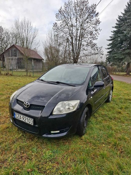 Toyota Auris - 1.6 124km czarna perła