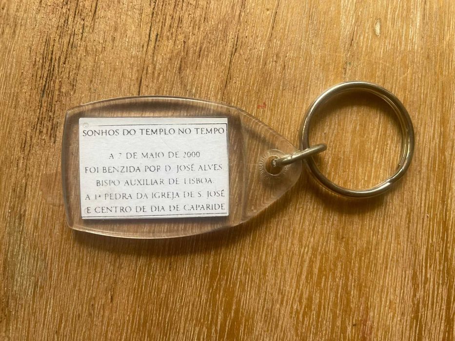 Porta Chaves Caparide Igreja e Centro de Dia