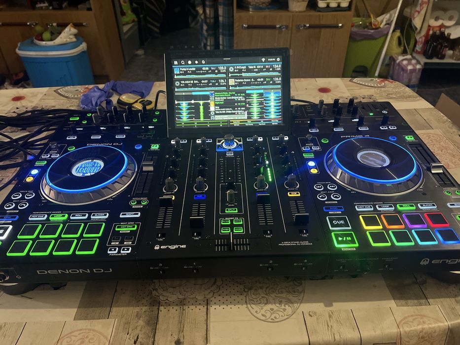 Denon Prime 4 com mala