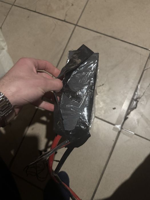 Батарея ємністю 66000 мАг. Это твердотельный аккумулятор Vampire Solid