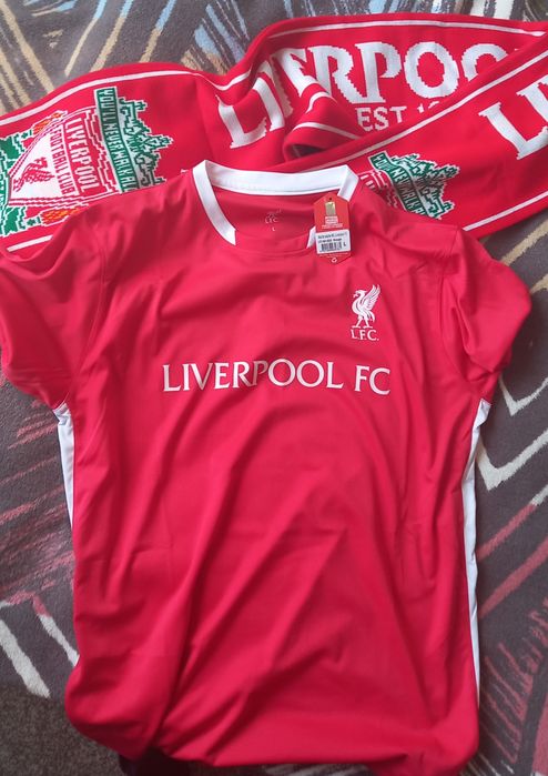 Szalik i T-shirt klubowe (Liverpool)