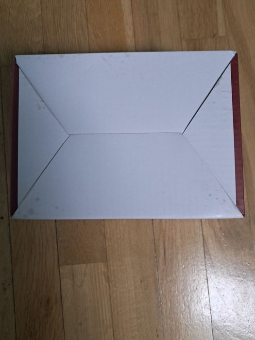 Porcelanowa maselniczka SMUKEE