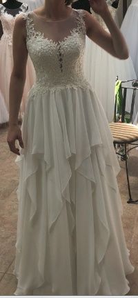 Suknia ślubna ivory, zwiewna, romantyczna ala Lilian West stan idealny