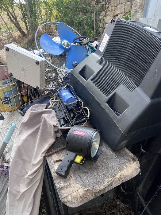 Vendo sucata  ( + de 800kg)