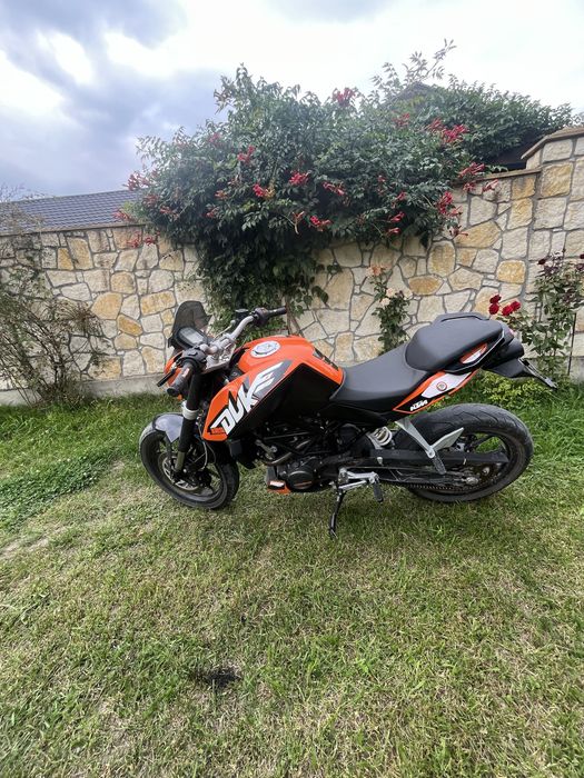 Ktm duke 125 стріт